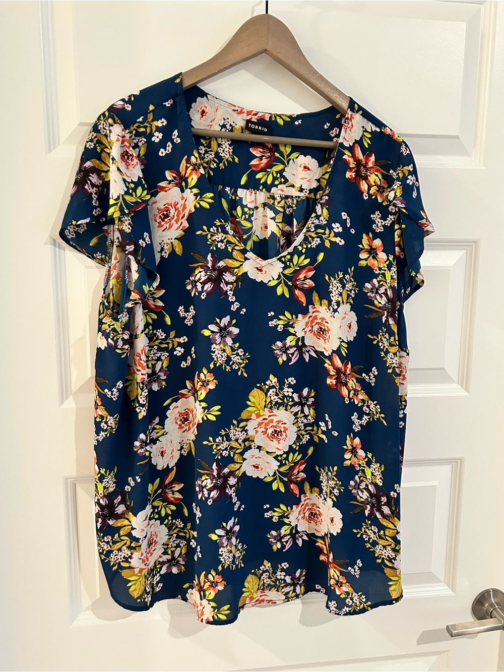 Torrid Floral Blouse Blue Pink Size 3 US Torrid 3